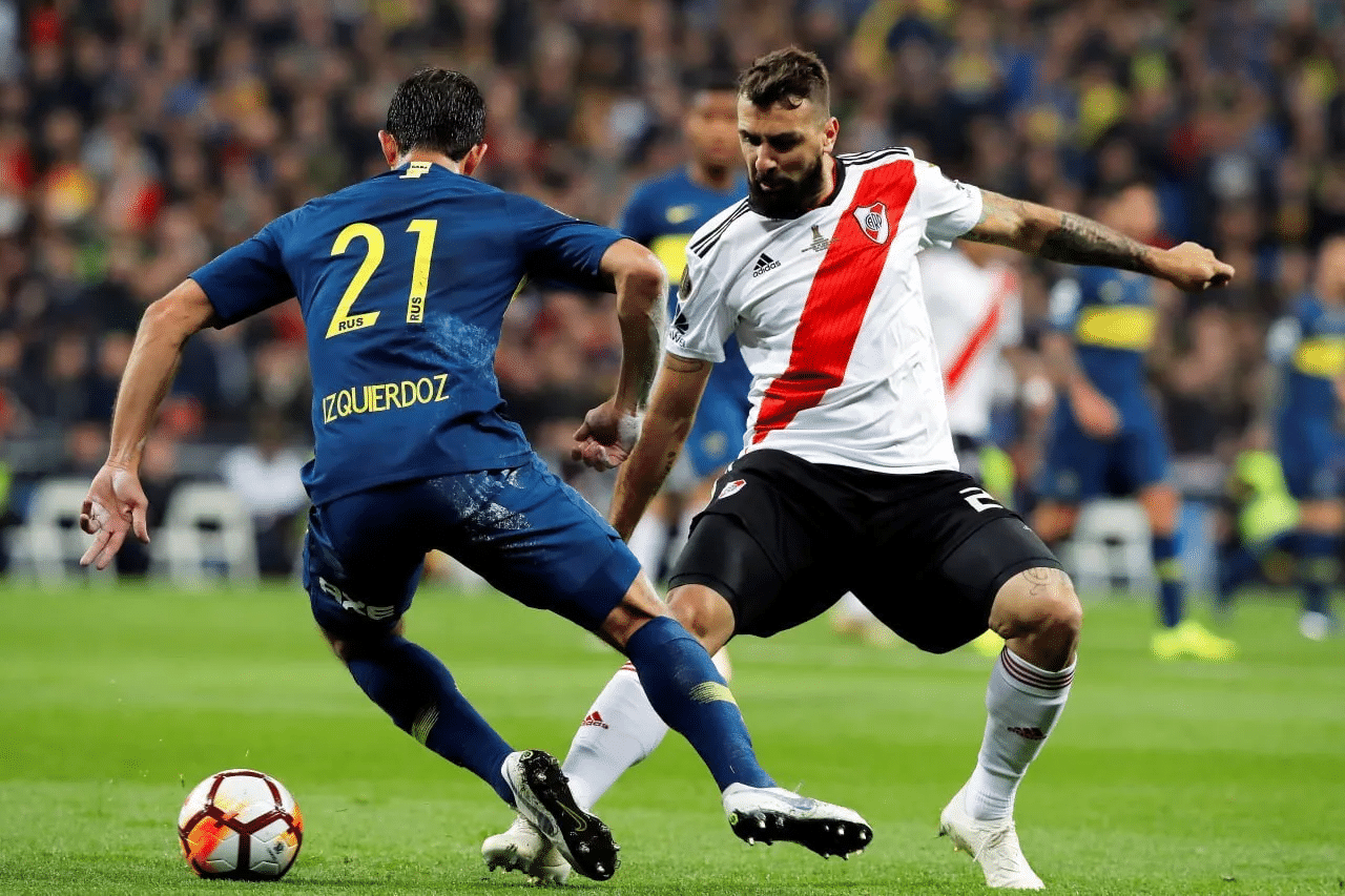 赛前突围战来临；法兰克福围绕意大利杯防线松动；球迷炸锅；高层口径保持一致(南美解放者杯球迷骚乱)