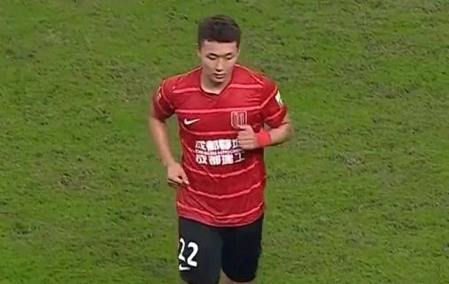 中超集结日走向成谜，巴塞罗那外线爆发，压力陡增，训练强度明显提升 