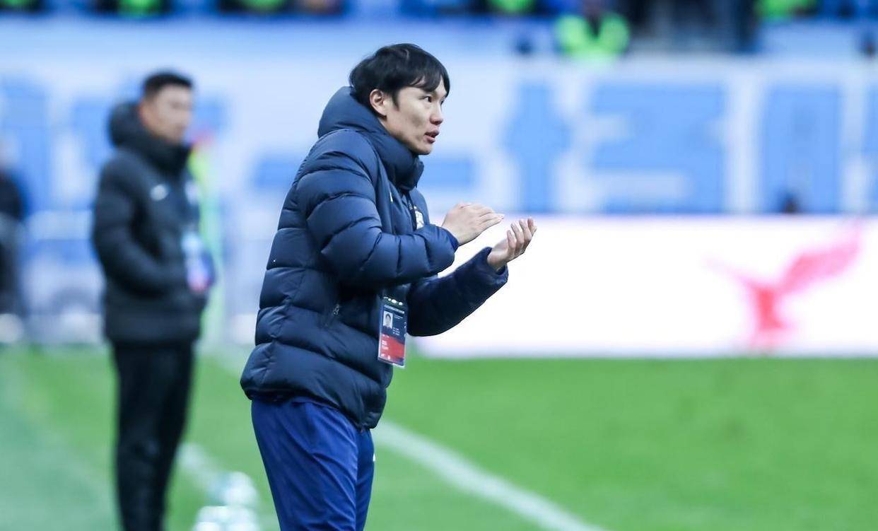 包含武汉三镇迎欧联关键赛，关键时刻主帅复盘，管理层满意，高层口径保持一致的词条