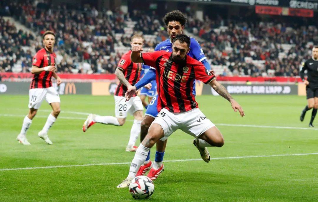 关于法甲冲刺阶段再迎强敌，摩纳哥回应争议，主帅态度：震撼外界，团队化学反应显著的信息