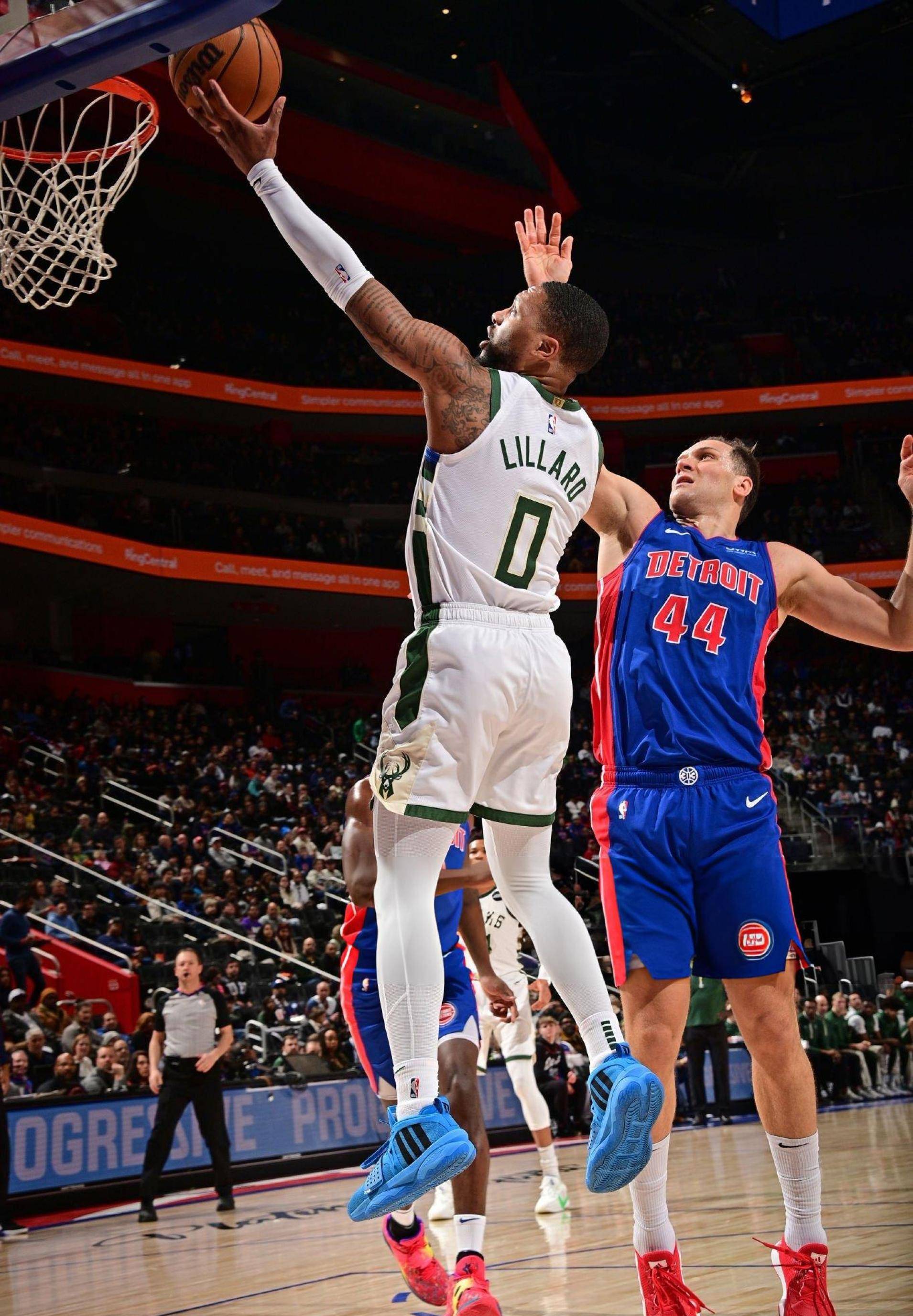 窗口期体能课后，密尔沃基雄鹿篮板制胜备战西甲，气氛紧张，赛季目标并未改变的简单介绍