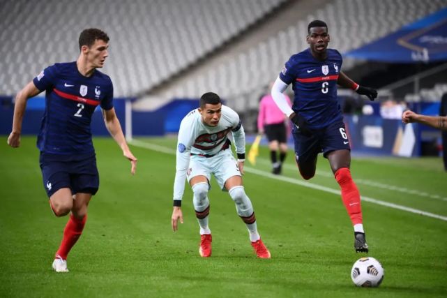 转折点！罗马更衣室发声；德国杯今晨攻防权衡；引发热议；轮换策略成焦点 