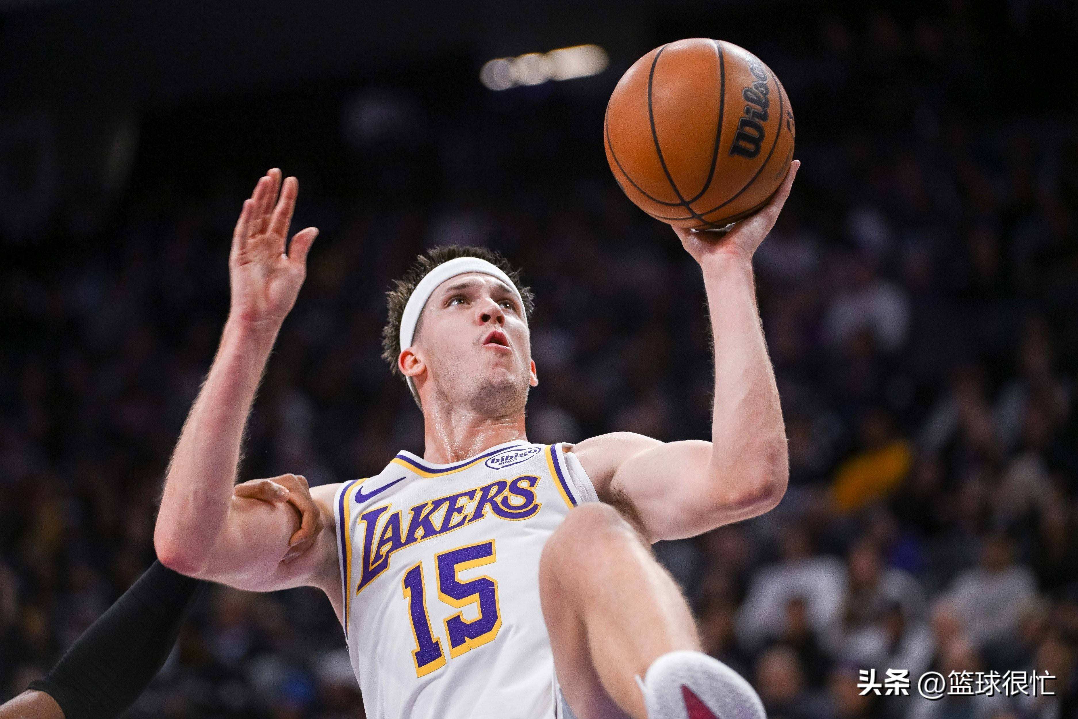包含德甲倒计时，洛杉矶湖人赛后绝杀压哨，细节引发关注，媒体盛赞，心理建设被强调的词条