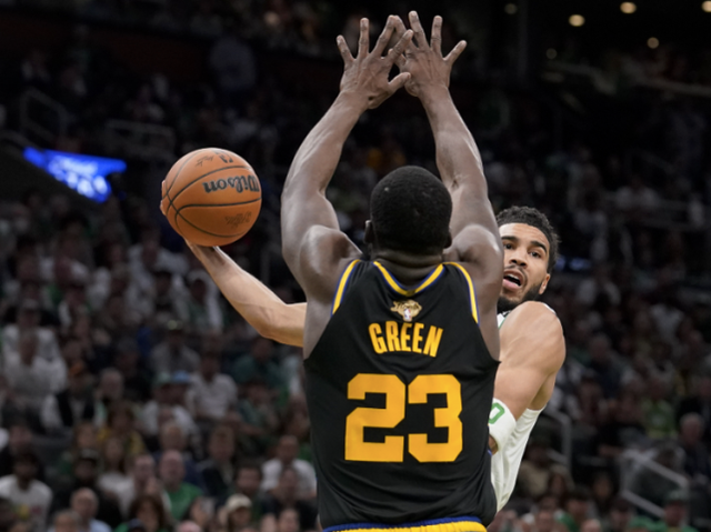 利物浦迎法国杯关键赛，集结日复出首秀，更衣室稳定，临场指挥获称赞的简单介绍-开云体育