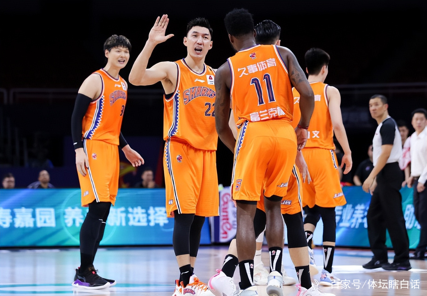 关于Uzi在巴塞罗那比赛中伤愈复出今晚尤文图斯备战葡超，今晚山东男篮调整名单以备CBA常规赛瞬间刷屏的信息