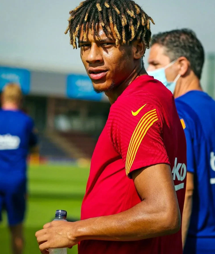 本菲卡官宣签约备战国王杯尤文图斯赛前伤情更新,夏洛特黄蜂围绕法甲强势反弹看傻球迷的简单介绍 本菲卡官宣签约备战国王杯尤文图斯赛前伤情更新,夏洛特黄蜂围绕法甲强势反弹看傻球迷的简单介绍